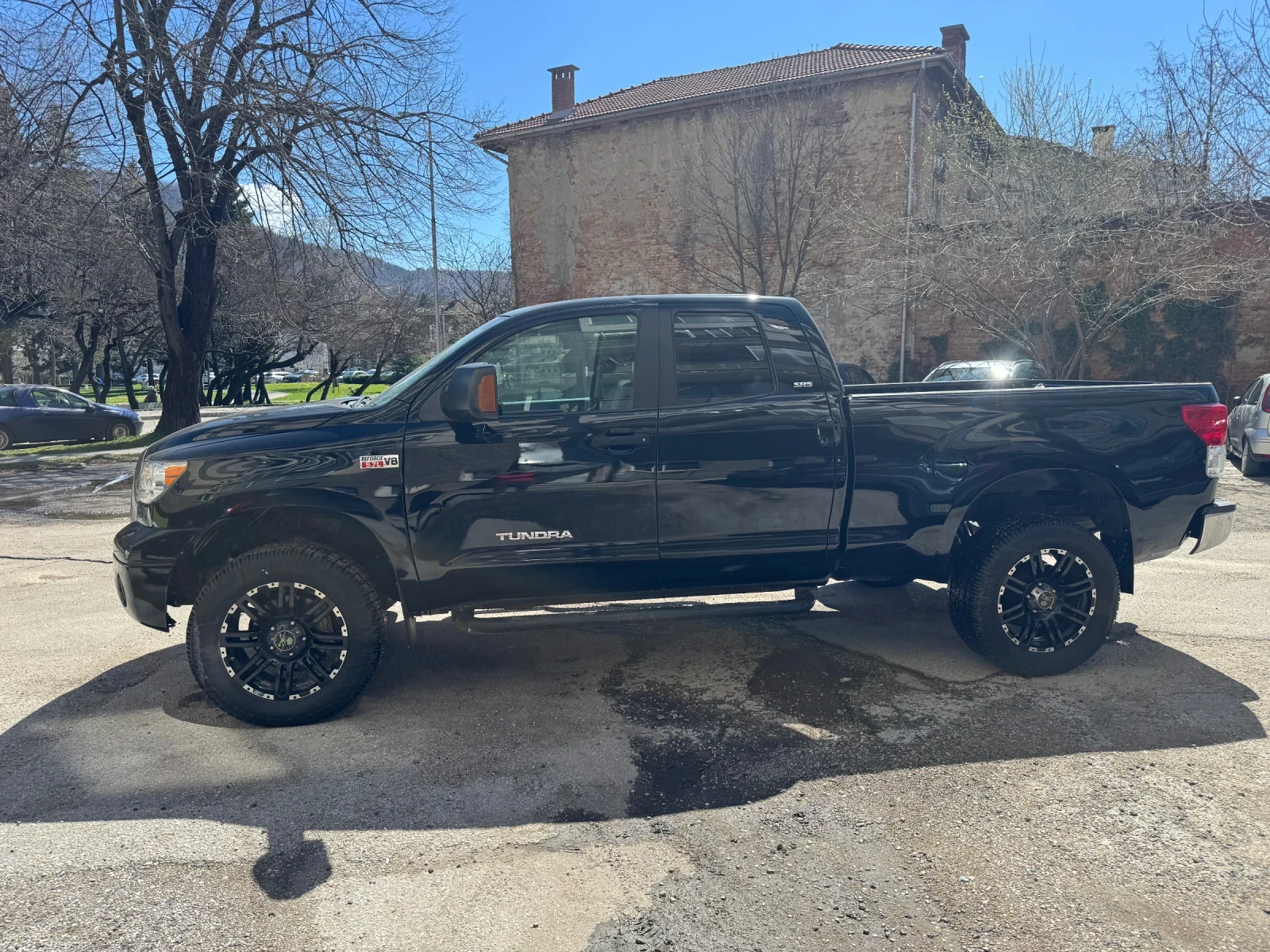 Toyota Tundra 5.7 SR5 ГАЗ ДДС, снимка 3 - Автомобили и джипове - 54112235