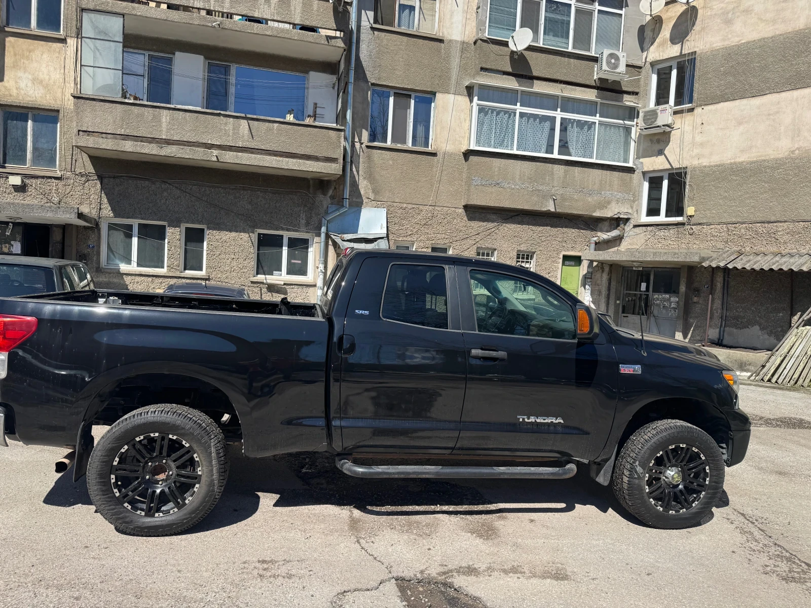 Toyota Tundra 5.7 SR5 ГАЗ ДДС, снимка 5 - Автомобили и джипове - 54112235