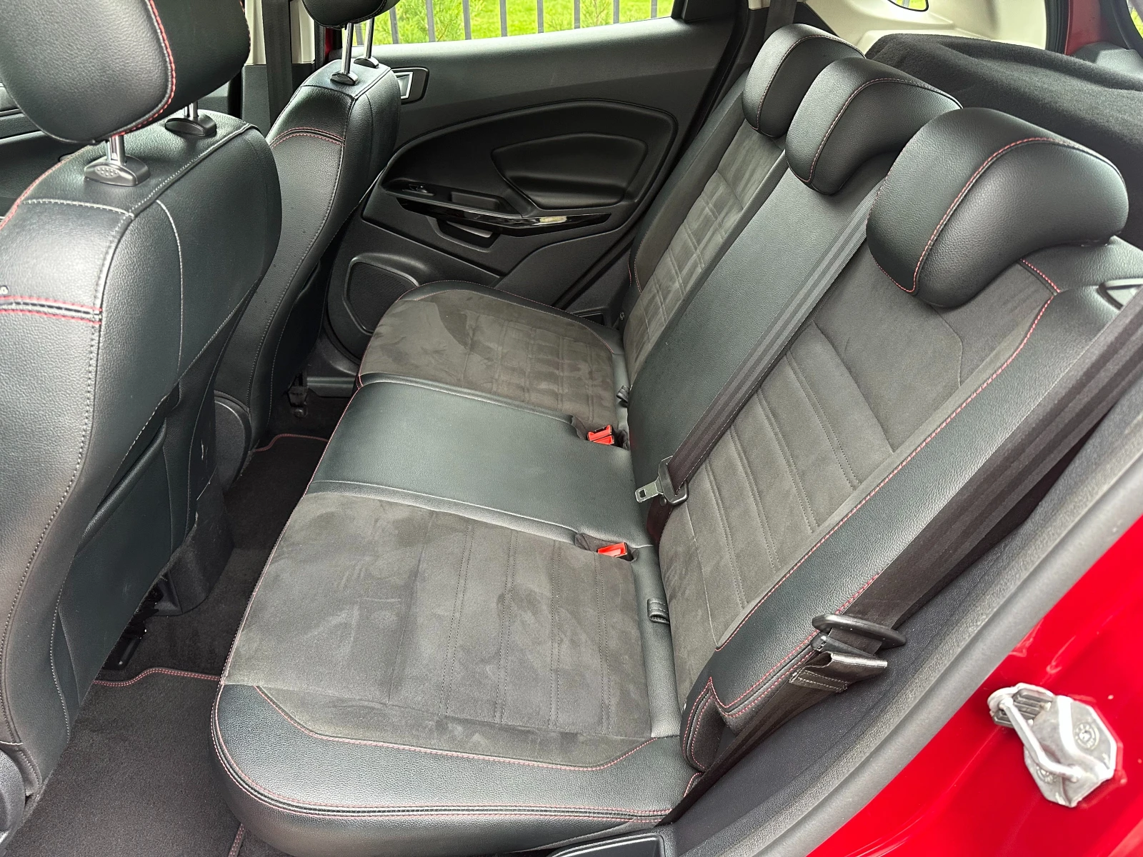 Ford EcoSport 1.5D-STline-LED-NAVI-PDC-EURO6D-FACELIFT-114000km!, снимка 12 - Автомобили и джипове - 54636341