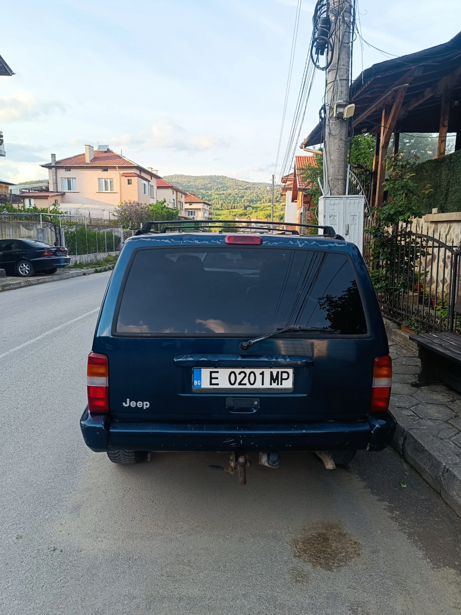 Jeep Cherokee, снимка 2 - Автомобили и джипове - 54671180