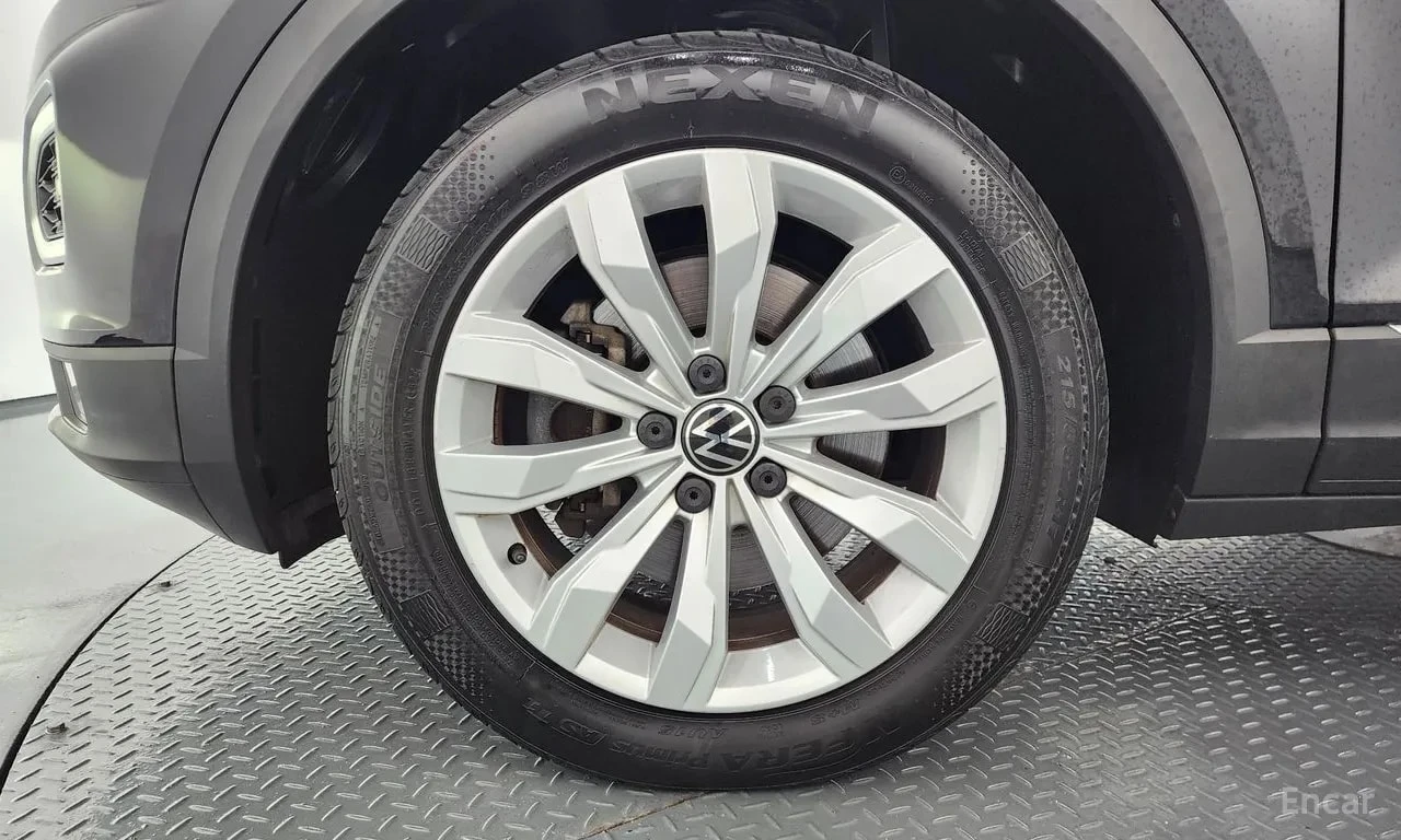 VW T-Roc 2.0 TDI Premium/КОЖА/ПОДГРЕВ/ЗАДНА КАМЕРА/, снимка 5 - Автомобили и джипове - 56104268