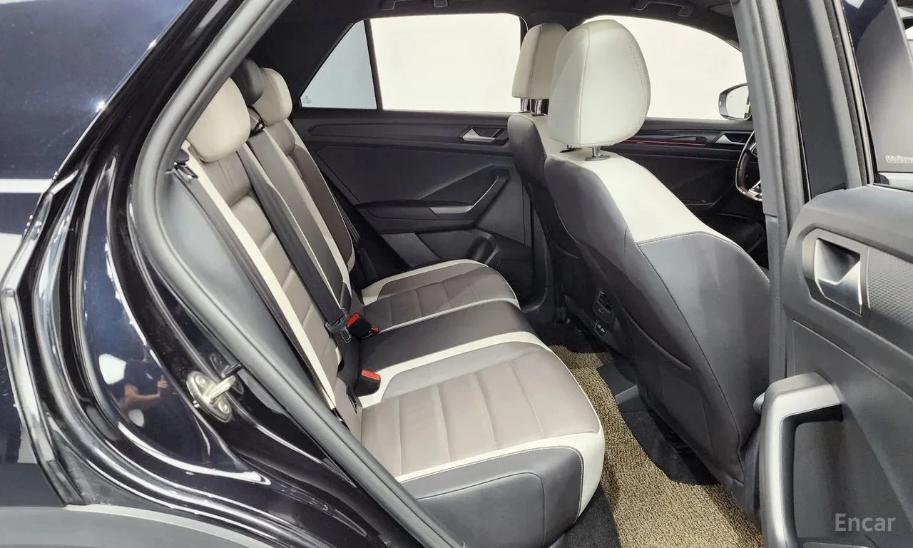 VW T-Roc 2.0 TDI Premium/КОЖА/ПОДГРЕВ/ЗАДНА КАМЕРА/, снимка 11 - Автомобили и джипове - 56104268