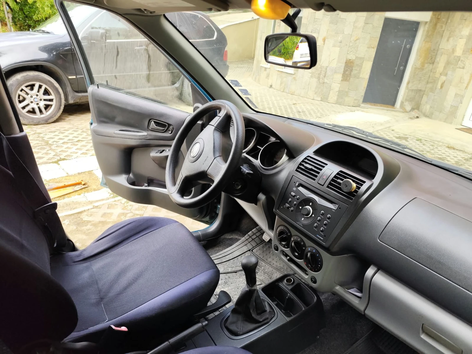 Suzuki Ignis, снимка 3 - Автомобили и джипове - 56530674