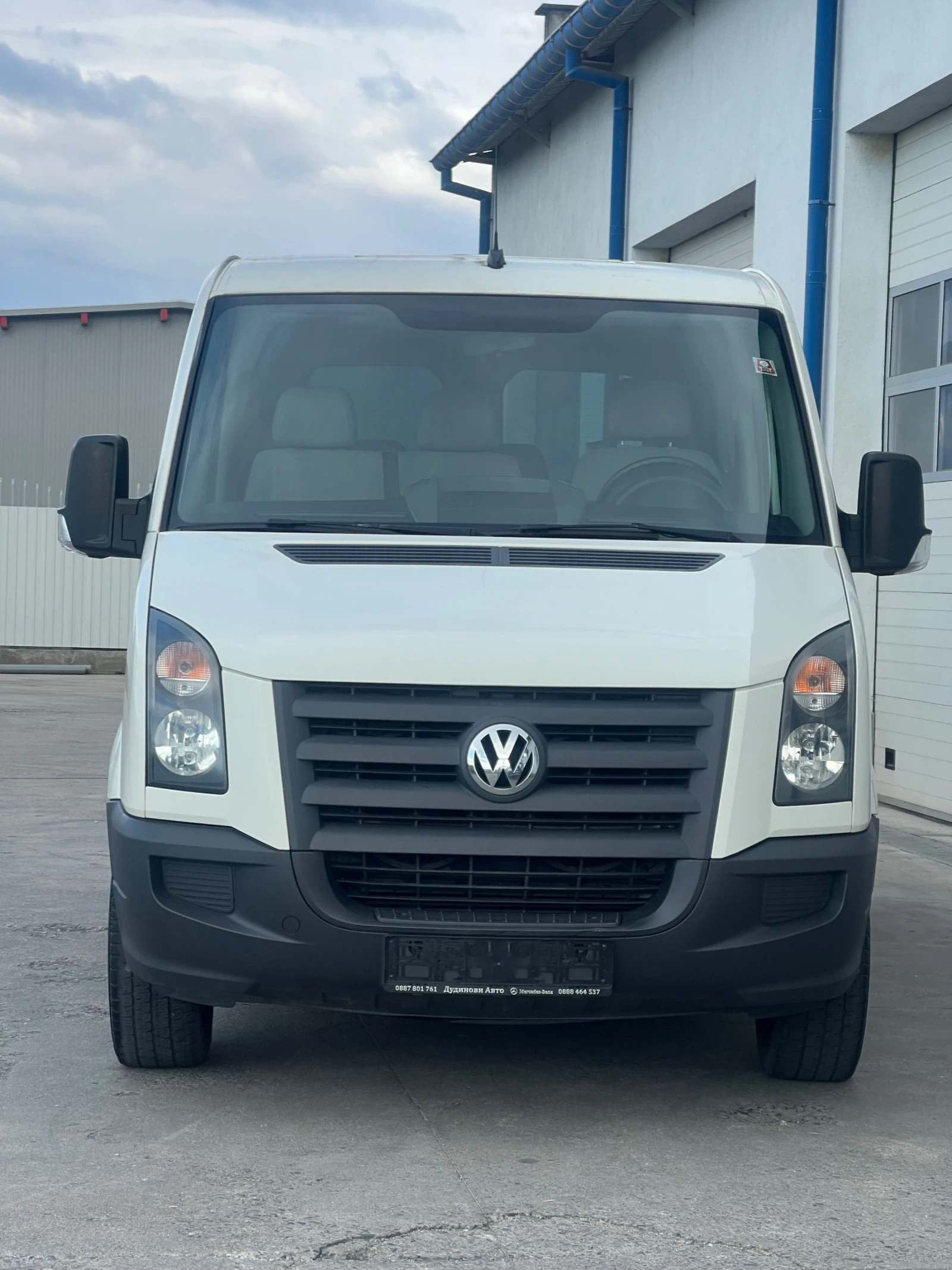 VW Crafter 8+ 1 места / Климатроник , снимка 2 - Бусове и автобуси - 54144399