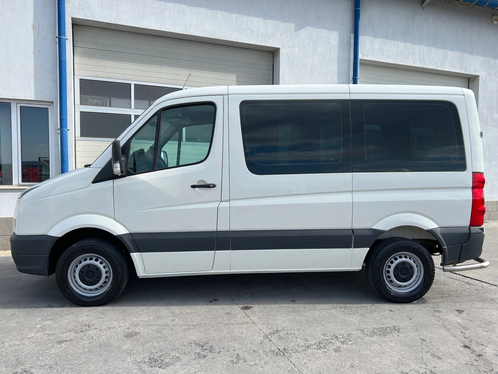 VW Crafter 8+ 1 места / Климатроник , снимка 4 - Бусове и автобуси - 54144399