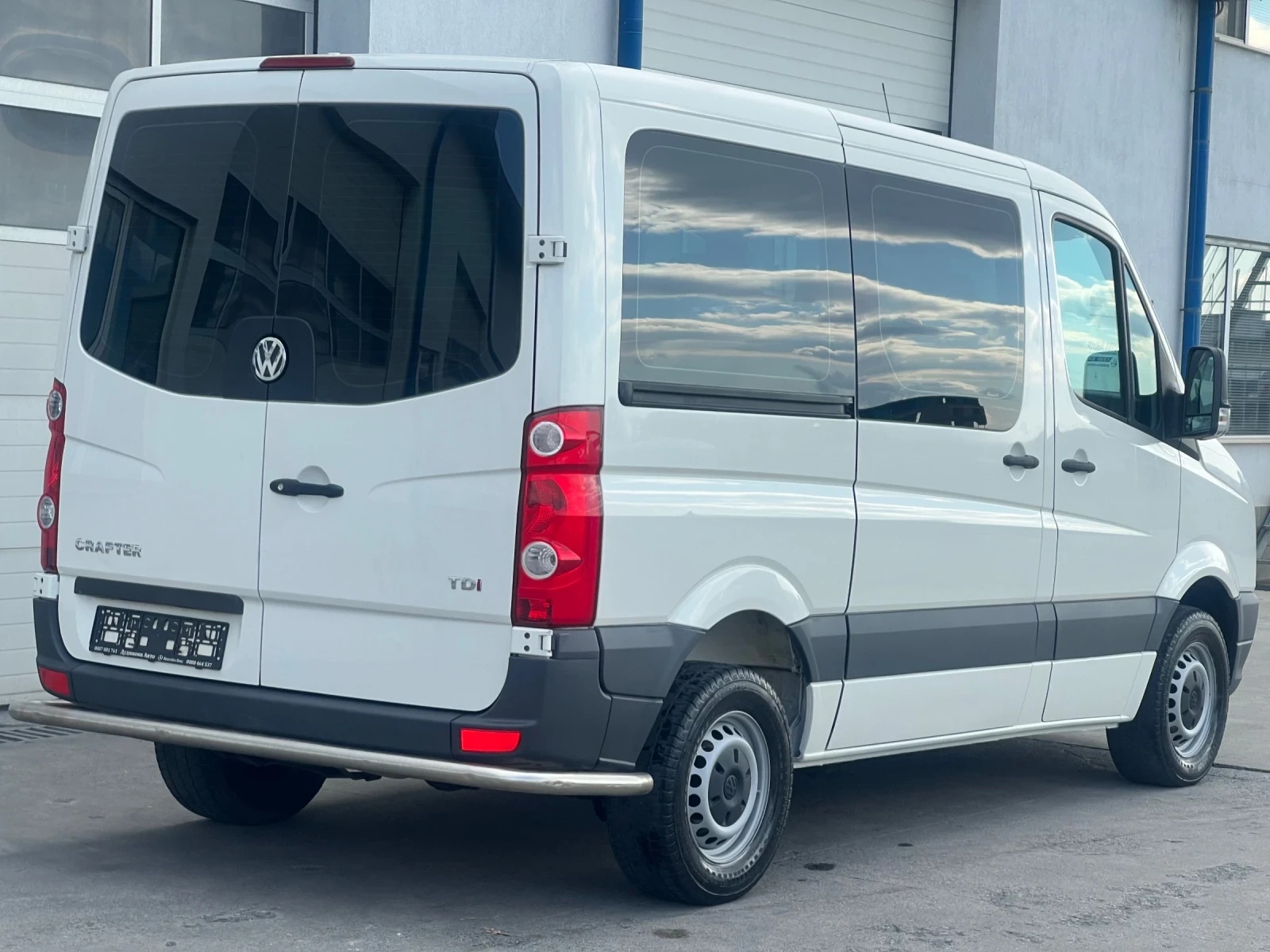 VW Crafter 8+ 1 места / Климатроник , снимка 7 - Бусове и автобуси - 54144399