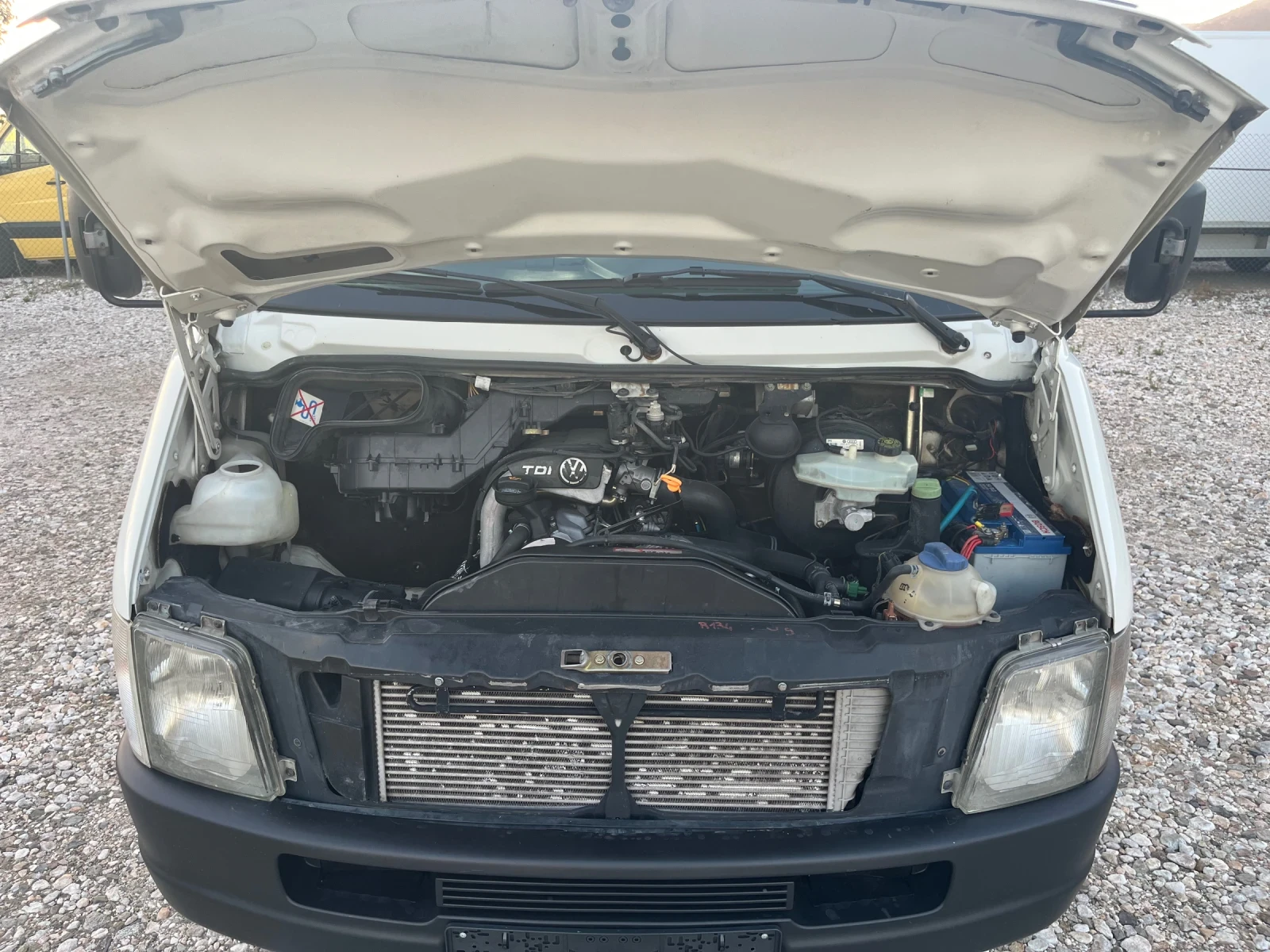 VW Lt 2500TDI 109кс ИТАЛИЯ КЛИМА ОРИГИНАЛЕН ВИД ТОП , снимка 9 - Бусове и автобуси - 55480049