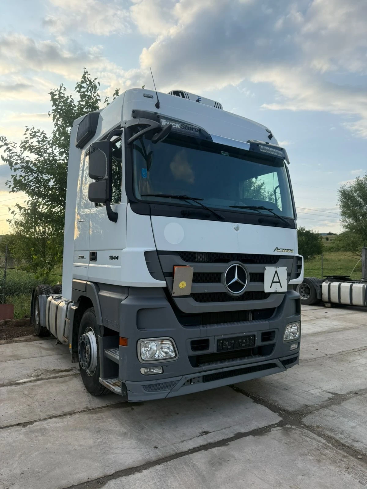 Mercedes-Benz 1844 Actros - изображение 2