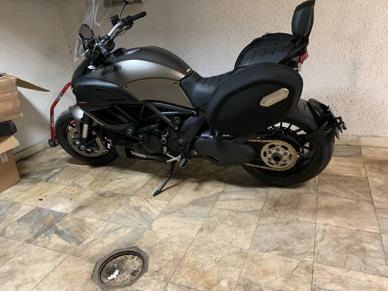 Ducati Diavel Strada