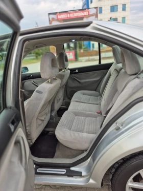 VW Bora 1.6 16V 105/Климатроник* * * * - 4000 лв. - 69833604 11
