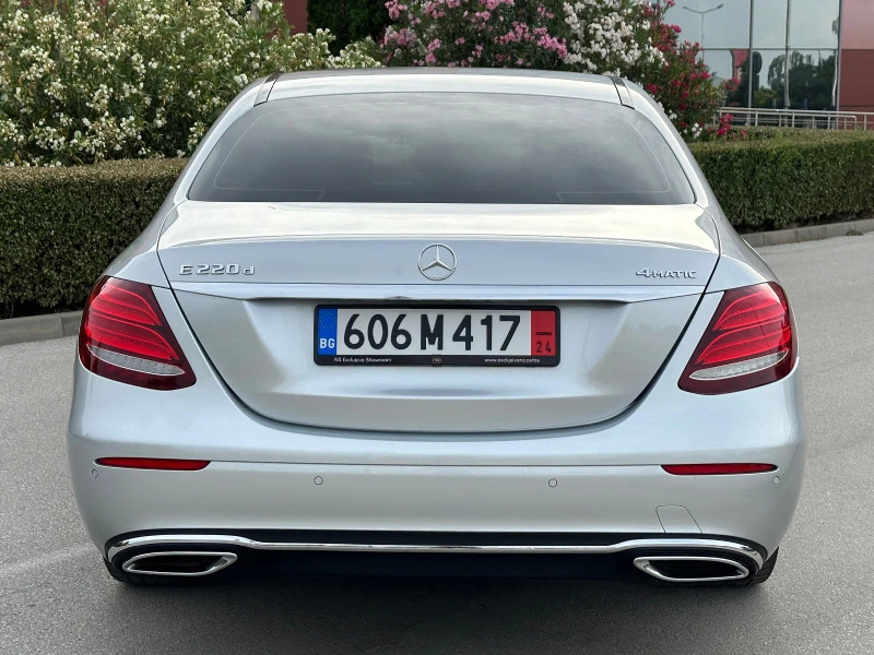 Mercedes-Benz E 220 d 4MATIC 9G-TRONIC / СЕРВИЗНА МЕРЦЕДЕС ИСТОРИЯ, снимка 3 - Автомобили и джипове - 44597000