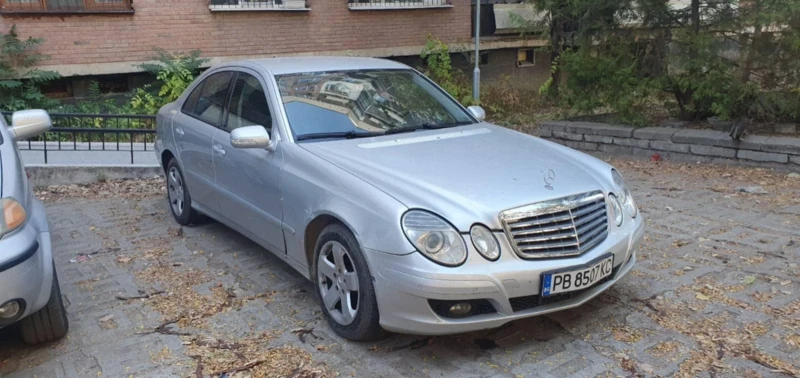 Mercedes-Benz E 220 Mercedes E220, снимка 2 - Автомобили и джипове - 48509863