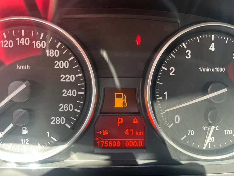 BMW 330 IX, снимка 11 - Автомобили и джипове - 51276255