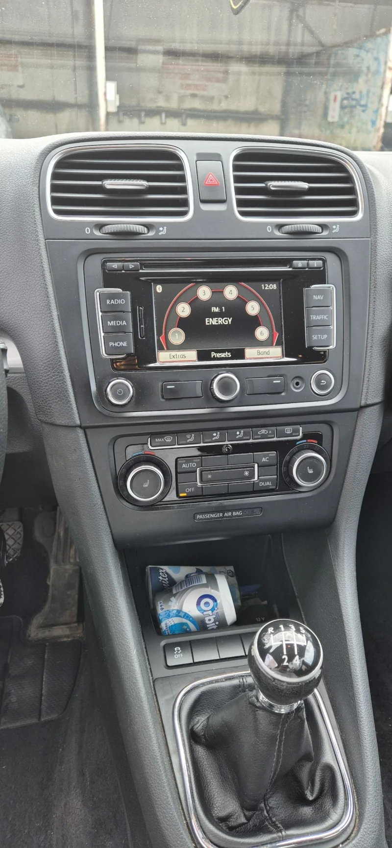 VW Golf 1.6TDI 105к.с, снимка 5 - Автомобили и джипове - 52116393