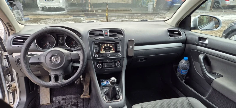 VW Golf 1.6TDI 105к.с, снимка 6 - Автомобили и джипове - 52116393