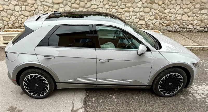 Hyundai Ioniq 5 4x4 HTRAC 77.4 kWh Premium/ 360 camera, снимка 8 - Автомобили и джипове - 52578770