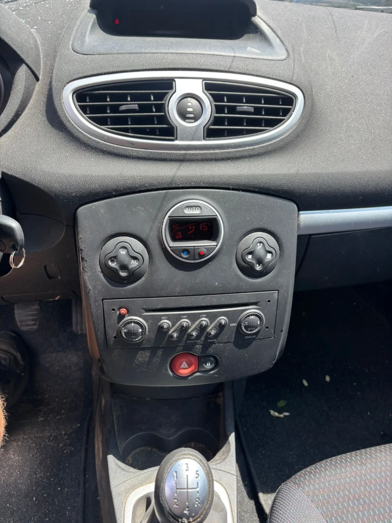 Renault Clio, снимка 12 - Автомобили и джипове - 50918889
