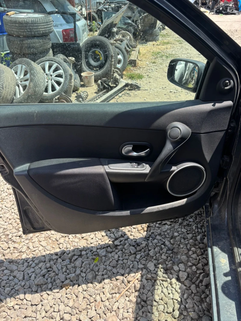 Renault Clio, снимка 7 - Автомобили и джипове - 50918889