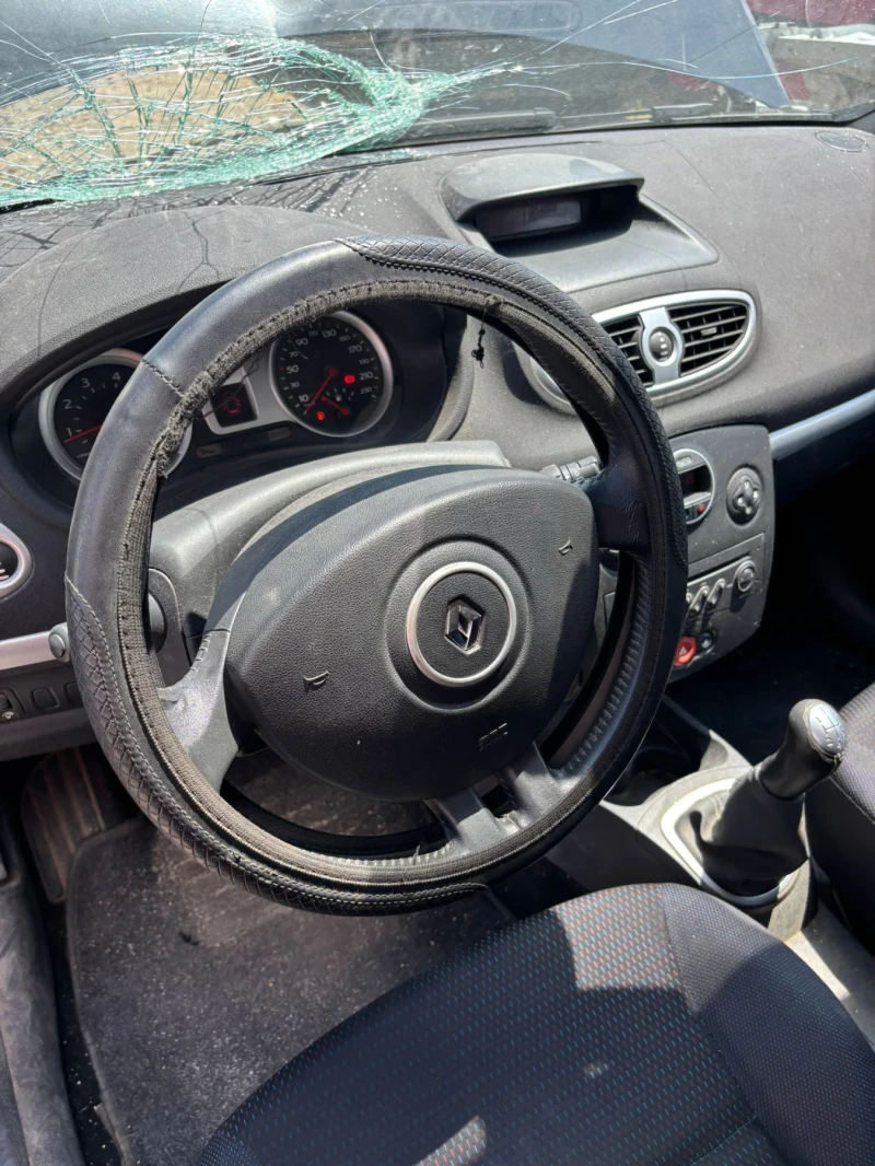 Renault Clio, снимка 10 - Автомобили и джипове - 50918889