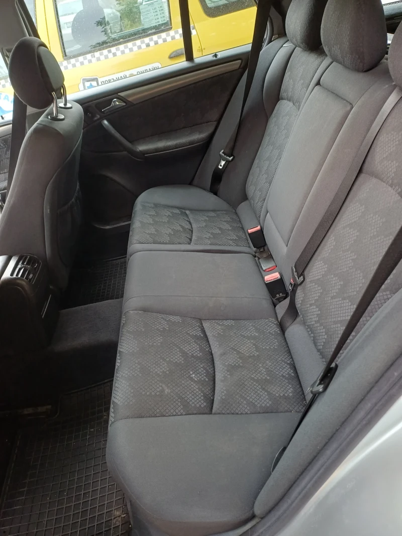 Mercedes-Benz C 220, снимка 11 - Автомобили и джипове - 52434476