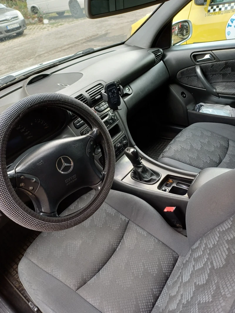 Mercedes-Benz C 220, снимка 8 - Автомобили и джипове - 52434476