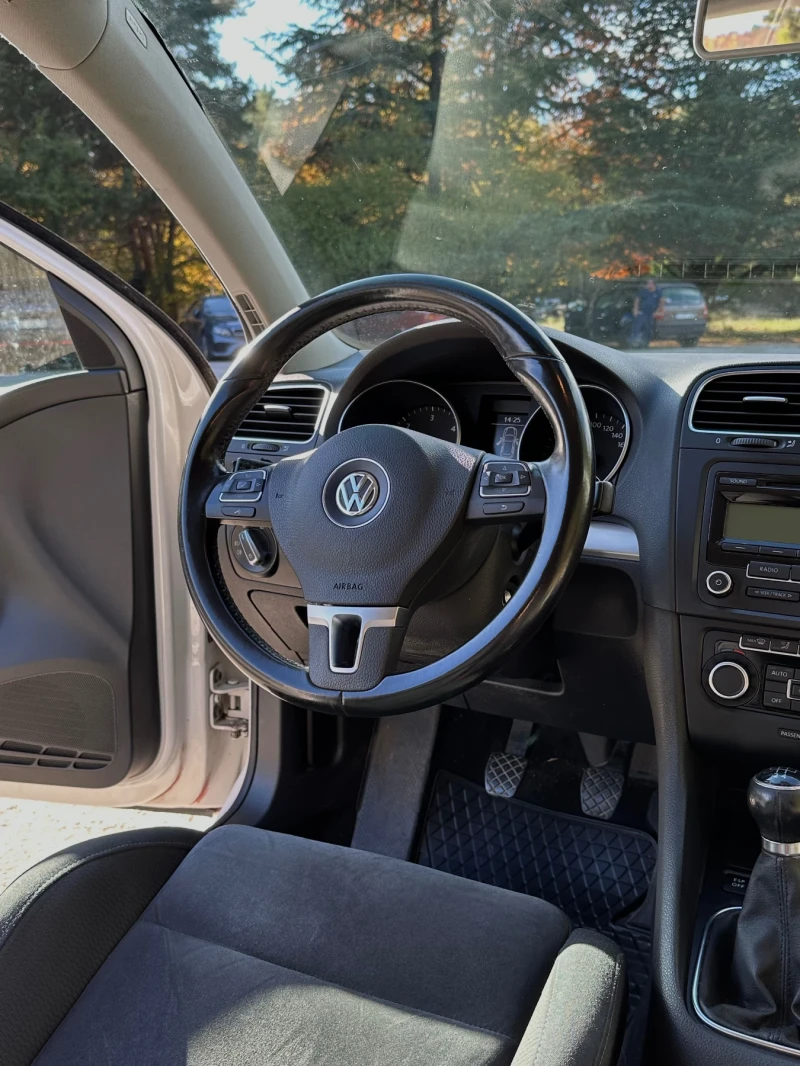VW Golf 1.6 TDI Highline, снимка 6 - Автомобили и джипове - 52517537