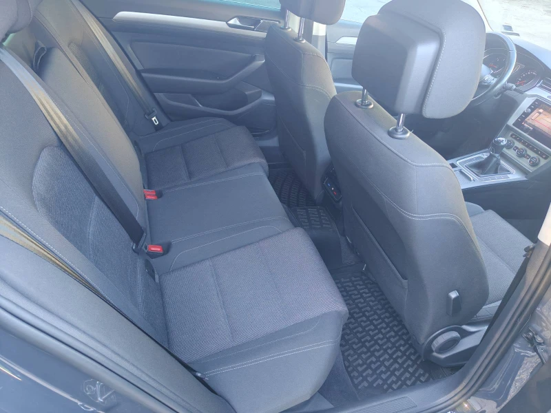 VW Passat 2.0 TDI, снимка 3 - Автомобили и джипове - 53052471