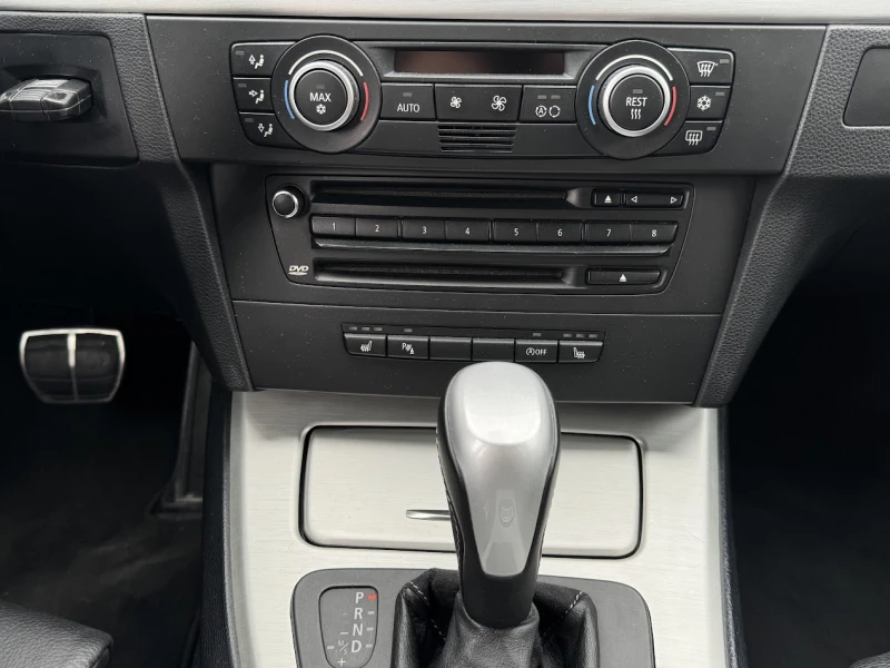 BMW 330, снимка 12 - Автомобили и джипове - 52429521