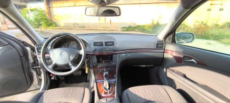 Mercedes-Benz E 270 Fraire, снимка 9 - Автомобили и джипове - 52743583