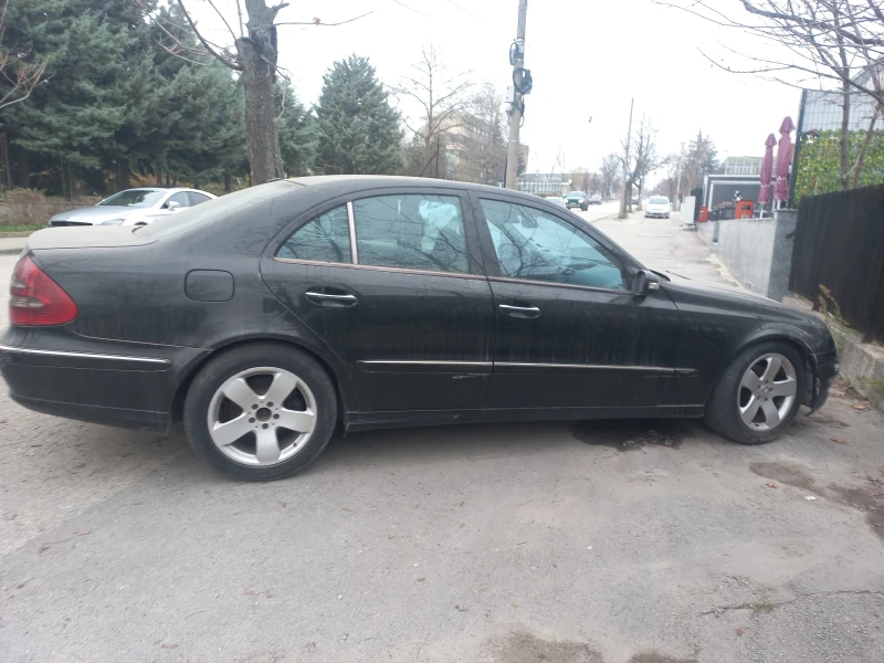 Mercedes-Benz E 270, снимка 2 - Автомобили и джипове - 52884404