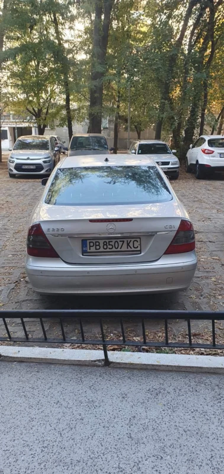 Mercedes-Benz E 220 Mercedes E220, снимка 5 - Автомобили и джипове - 48509863