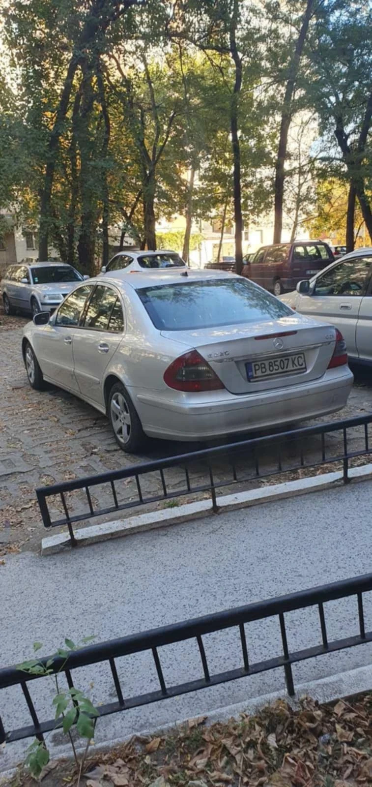 Mercedes-Benz E 220 Mercedes E220, снимка 7 - Автомобили и джипове - 48509863