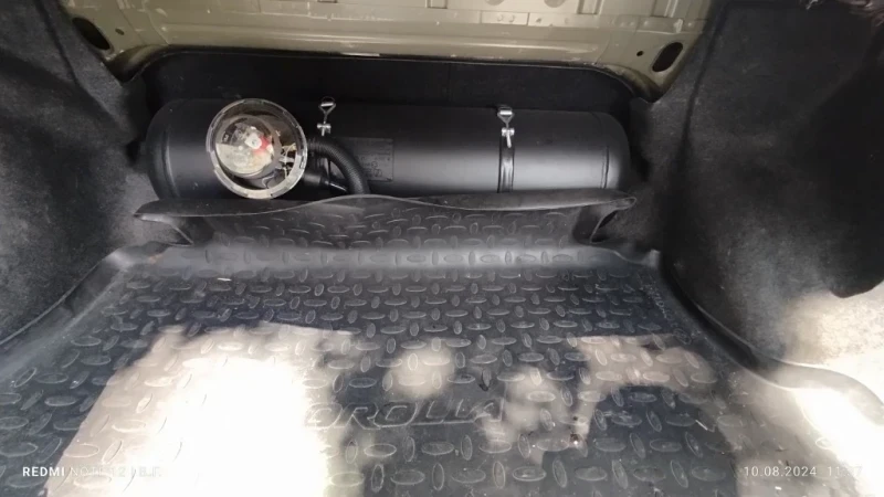 Toyota Corolla 1.4/16VVTi, снимка 12 - Автомобили и джипове - 53074393