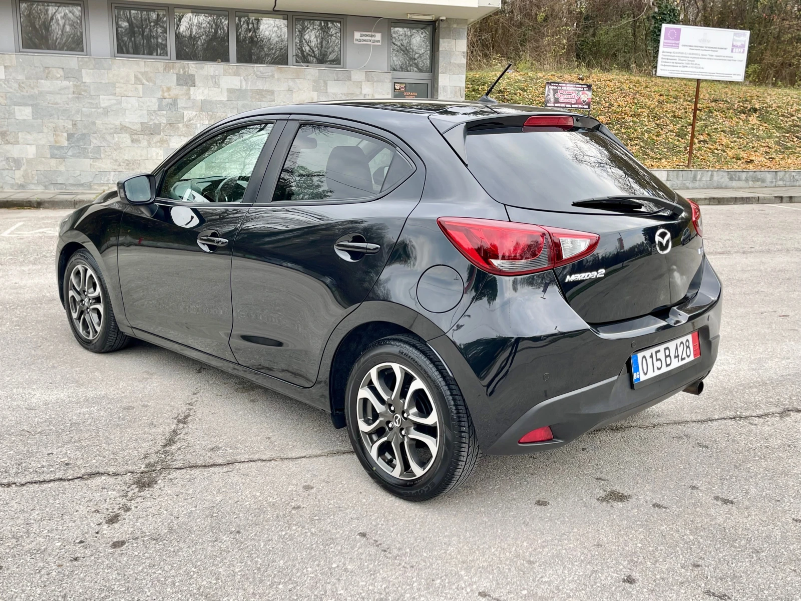 Mazda 2 1.5i* Skyactiv* Revolution* Navi* Full* KeyLess* E - изображение 2