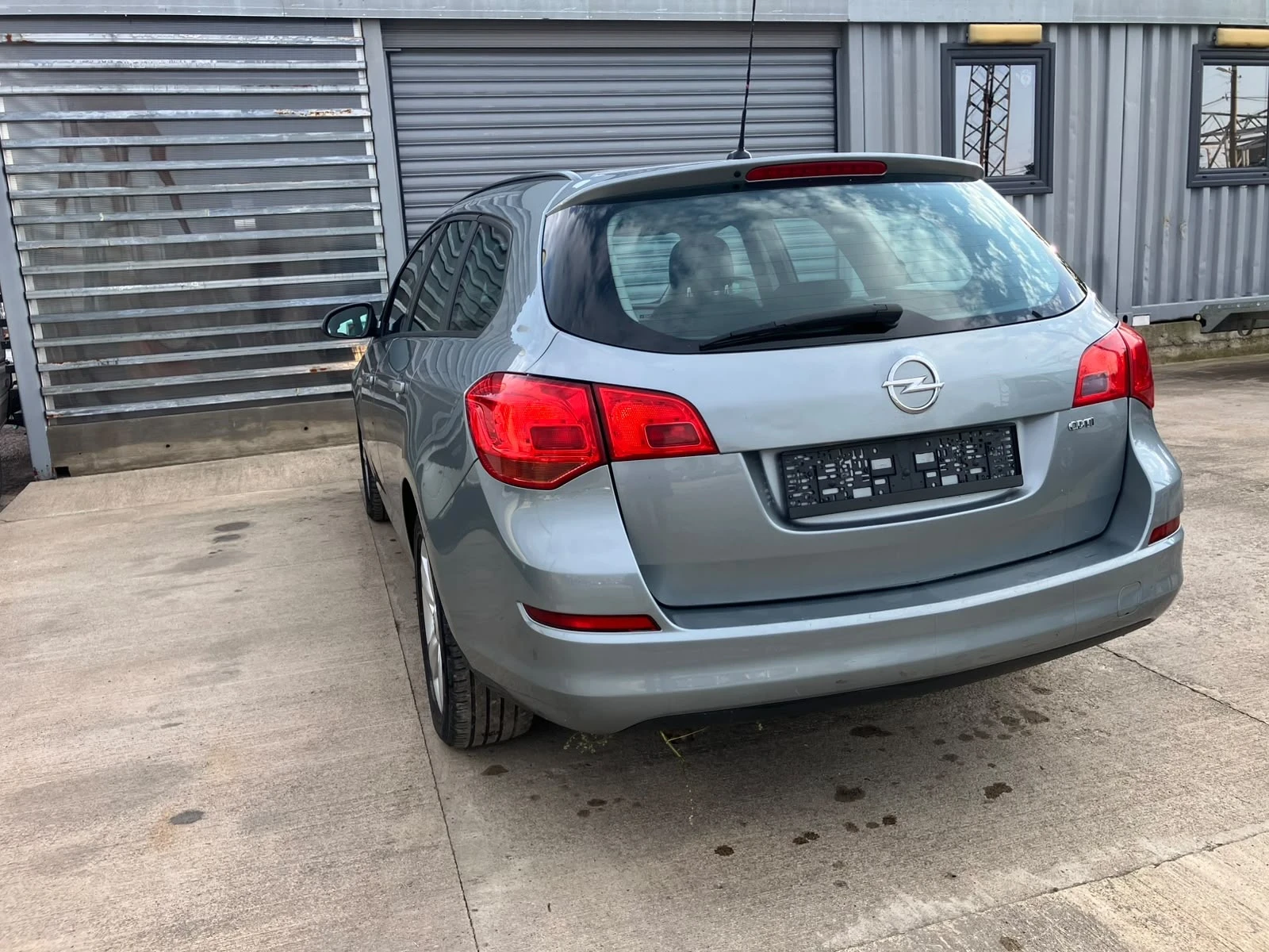 Opel Astra 1.7 CDTI, снимка 5 - Автомобили и джипове - 51366360