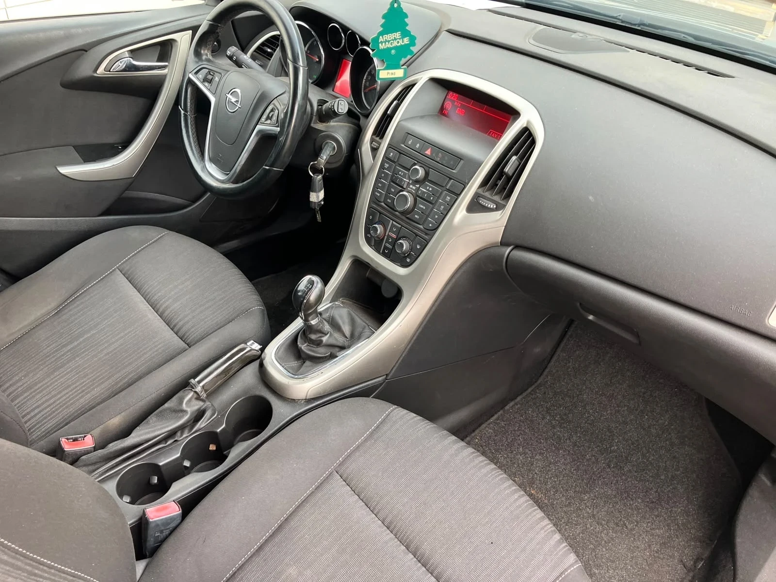 Opel Astra 1.7 CDTI, снимка 12 - Автомобили и джипове - 51366360