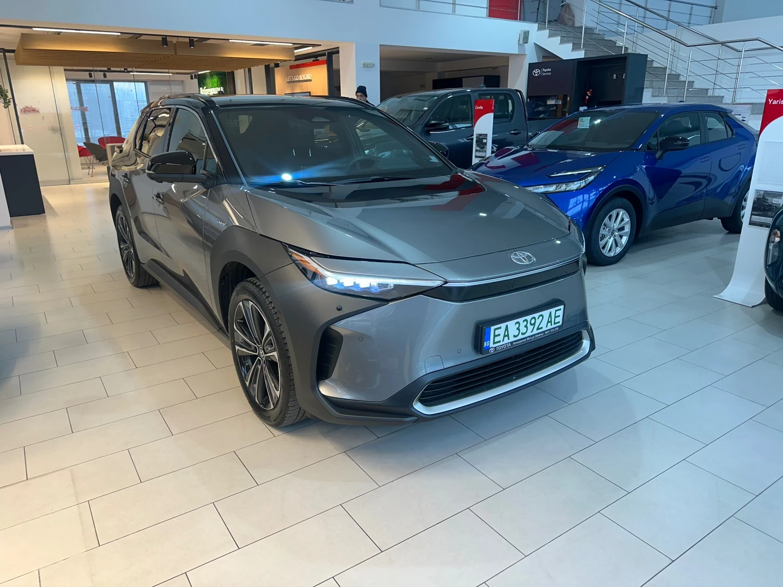 Toyota bZ4X Luxury Premium* Bitone - изображение 6