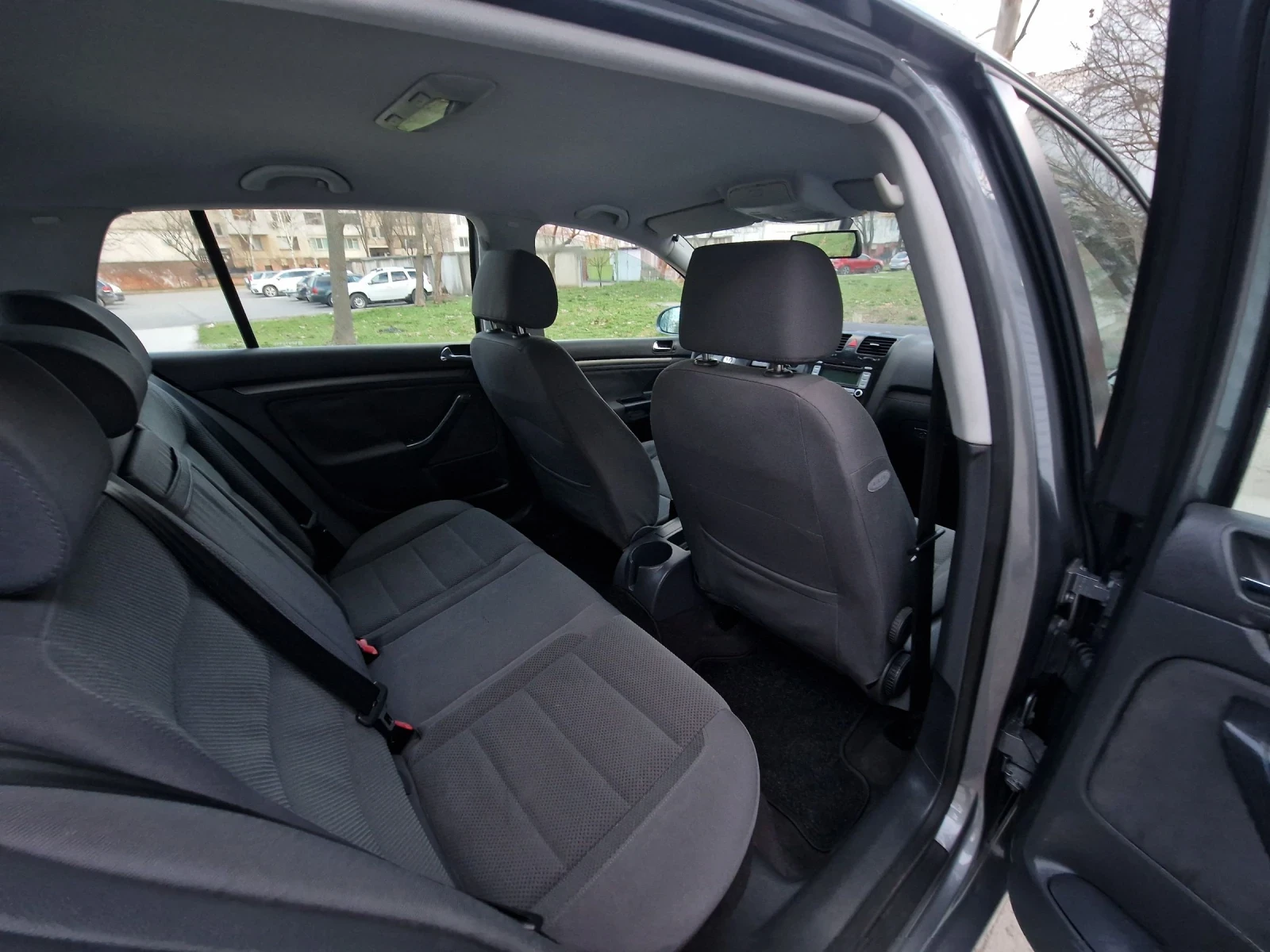 VW Golf 1.9TDI 105к.с., снимка 11 - Автомобили и джипове - 53845754