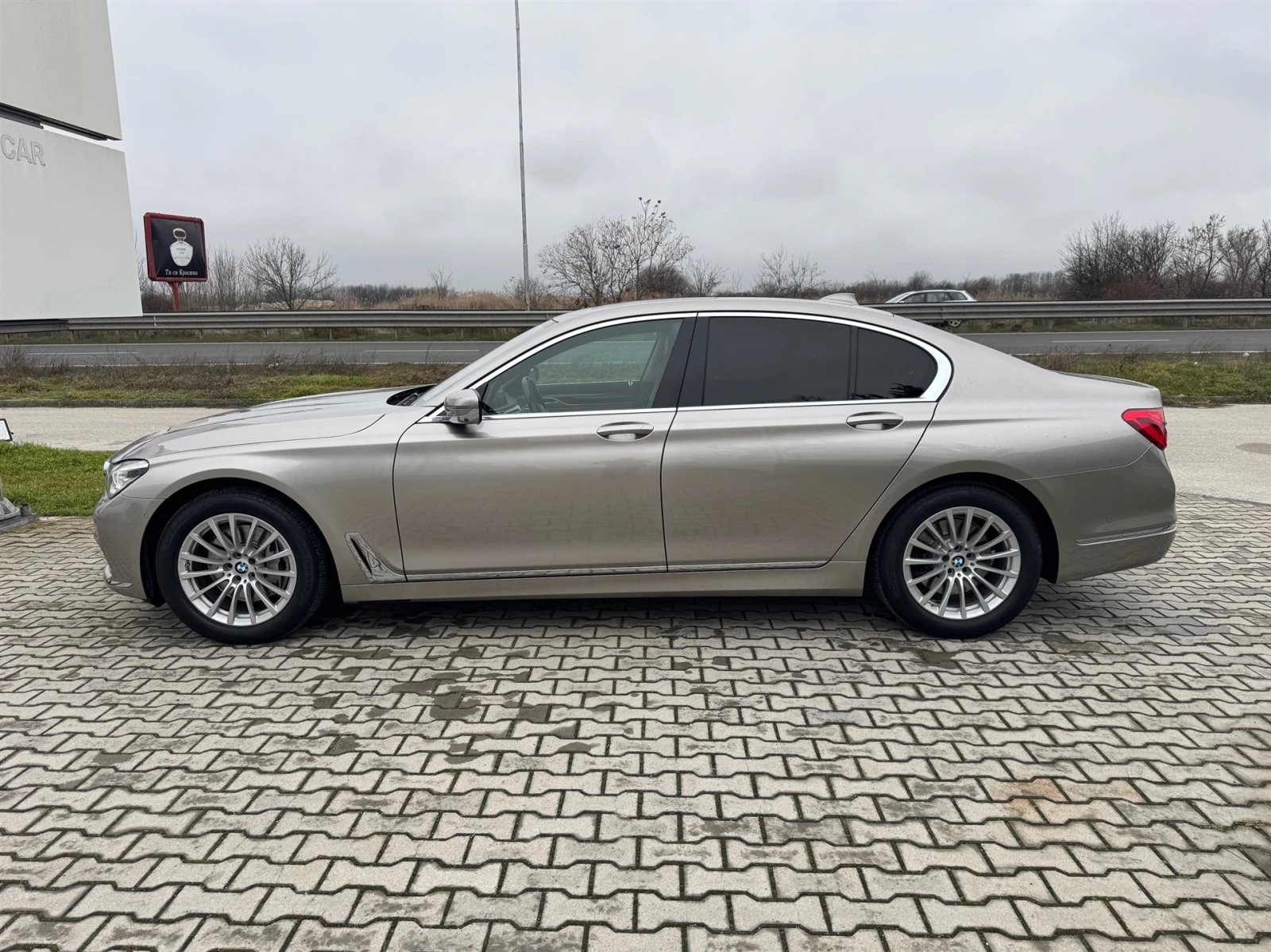 BMW 740 xDrive, снимка 3 - Автомобили и джипове - 53885555