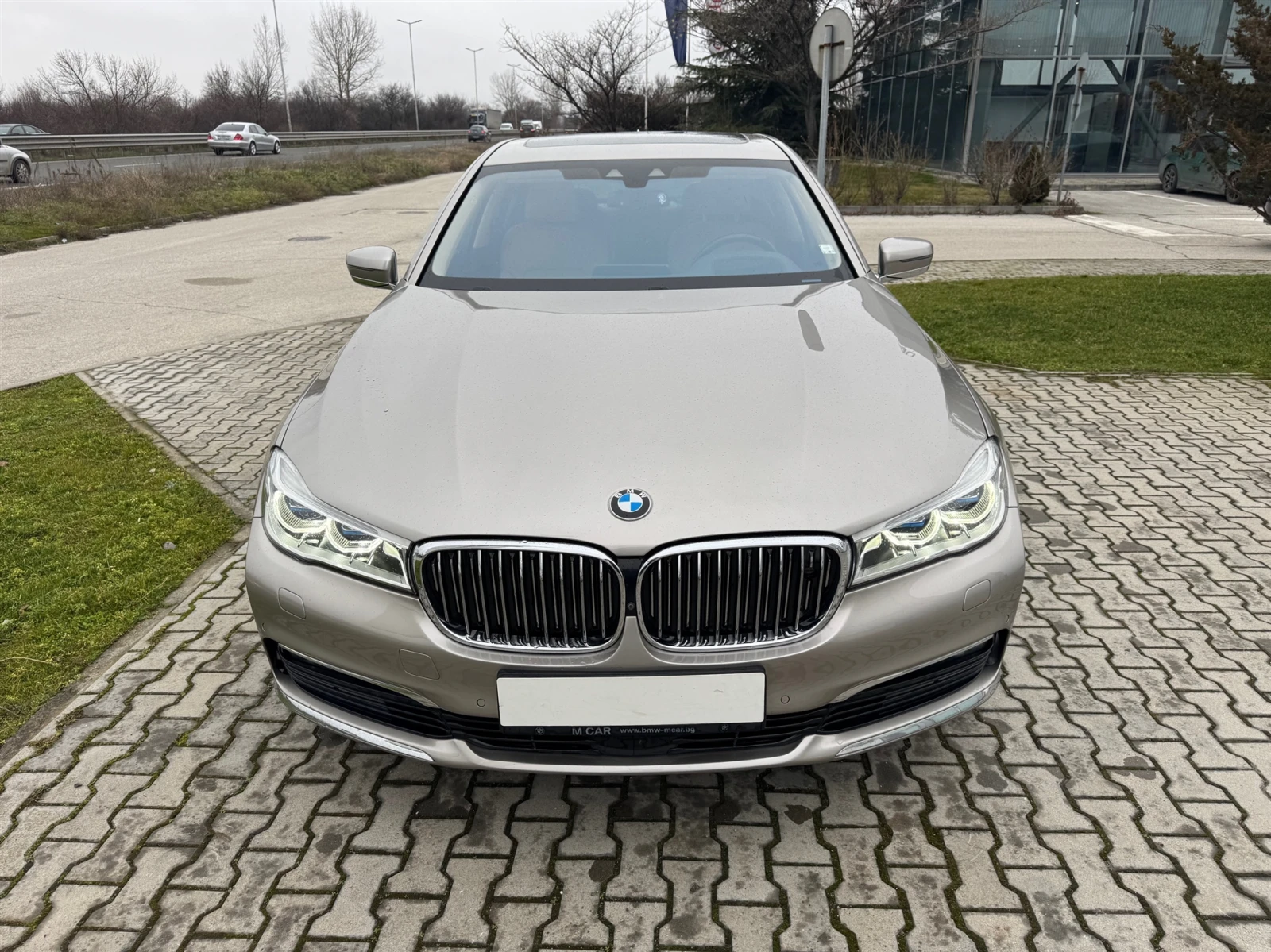 BMW 740 xDrive, снимка 8 - Автомобили и джипове - 53885555