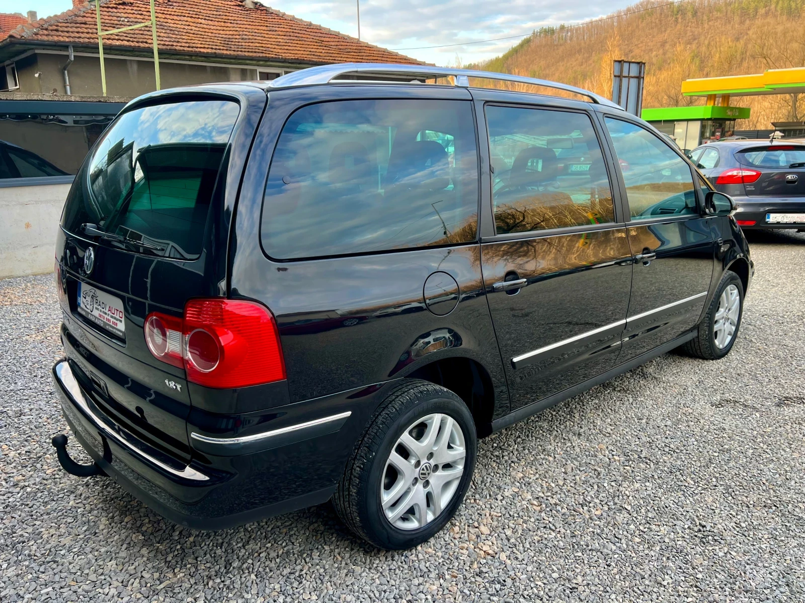 VW Sharan 1.8T Бензин ШВЕЙЦАРИЯ, снимка 3 - Автомобили и джипове - 53982011