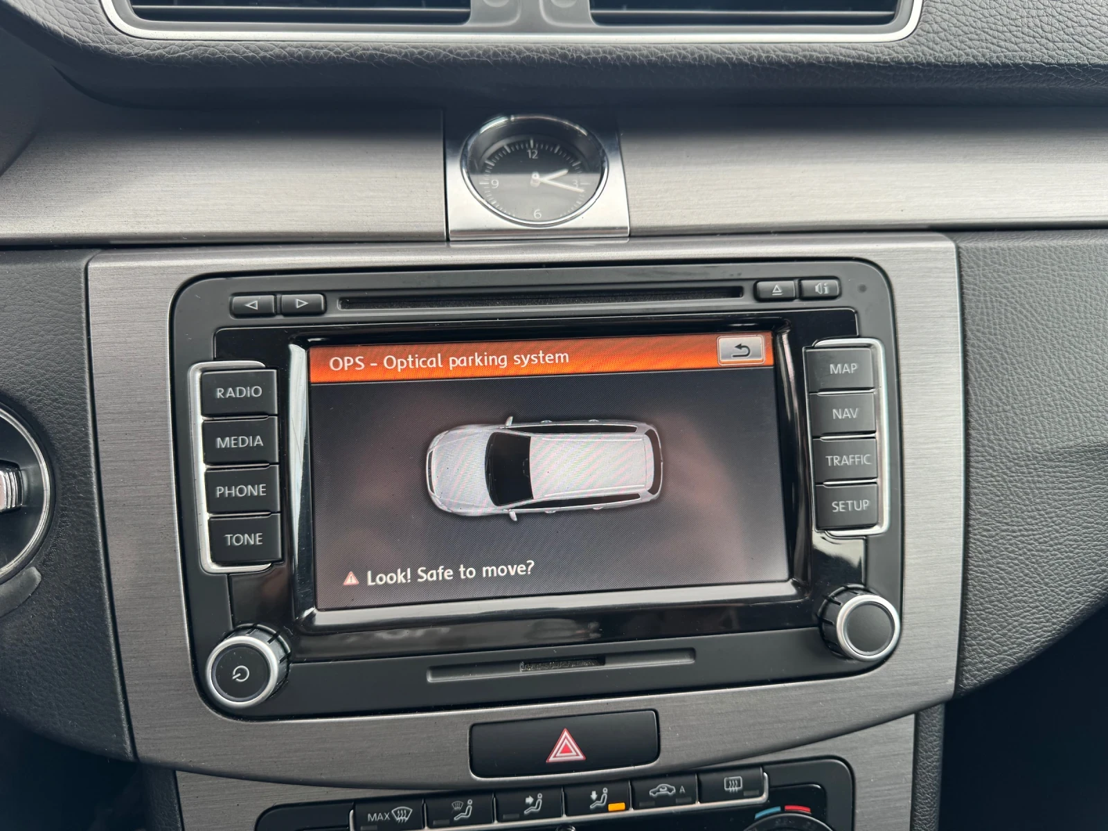 VW Passat 2.0TDI, снимка 10 - Автомобили и джипове - 54106186