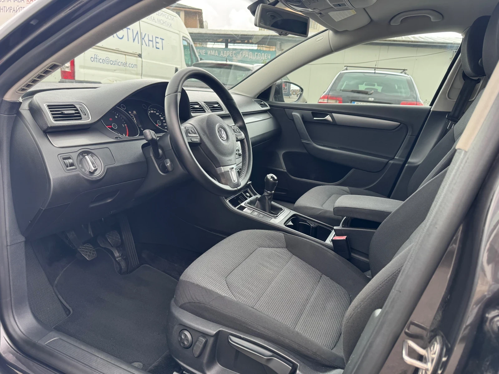 VW Passat 2.0TDI, снимка 5 - Автомобили и джипове - 54106186