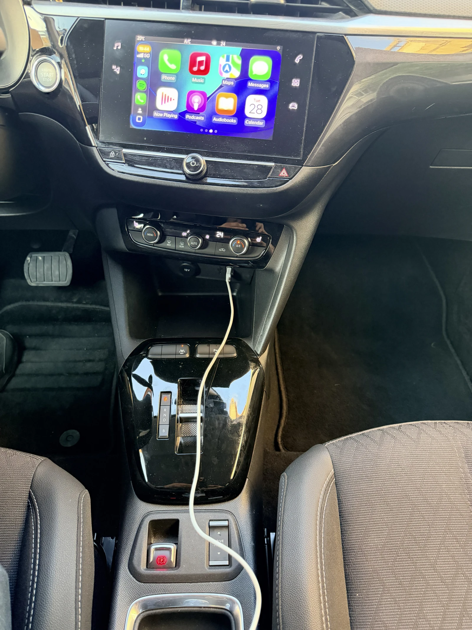 Opel Corsa e Edition 50 kWh, снимка 13 - Автомобили и джипове - 54347036