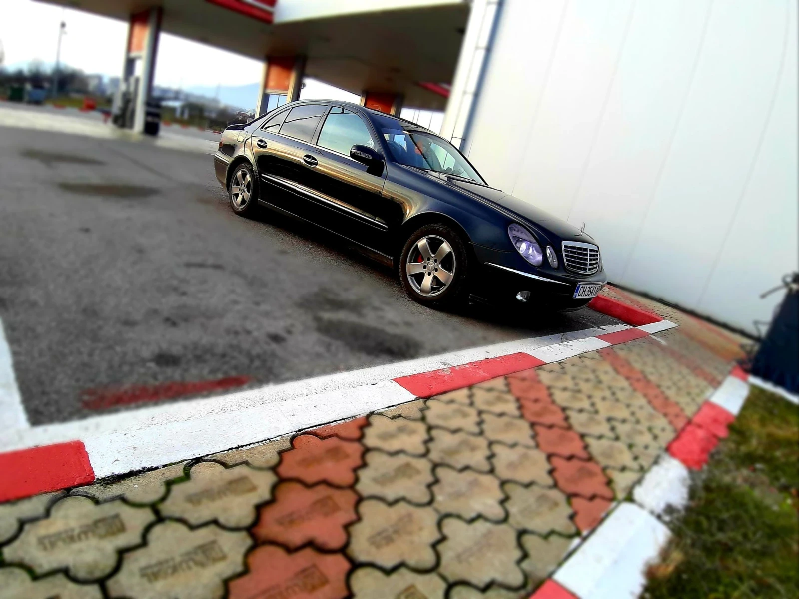 Mercedes-Benz E 270, снимка 14 - Автомобили и джипове - 54390612