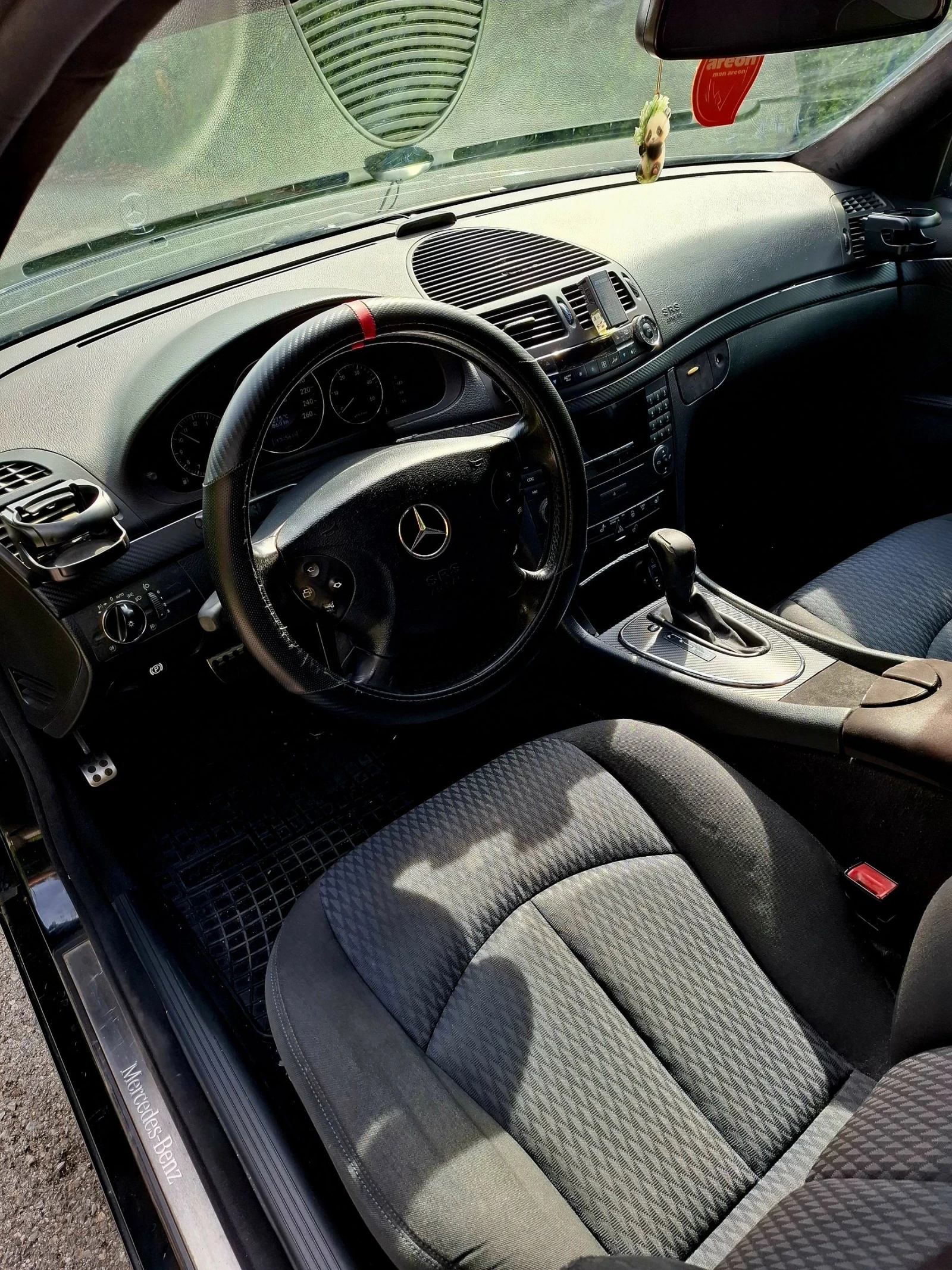 Mercedes-Benz E 270, снимка 9 - Автомобили и джипове - 54390612