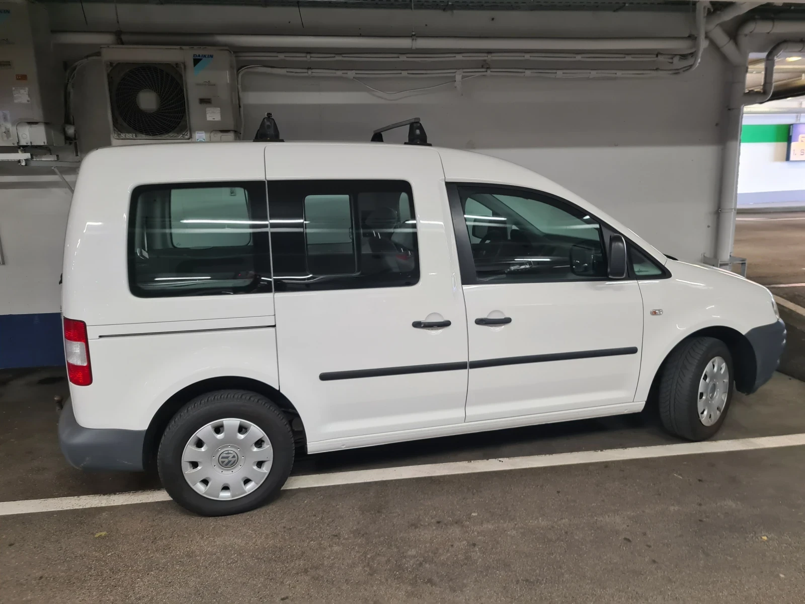 VW Caddy 2.0 ECOFUEL БЕНЗИН МЕТАН 120000км , снимка 4 - Автомобили и джипове - 54396190