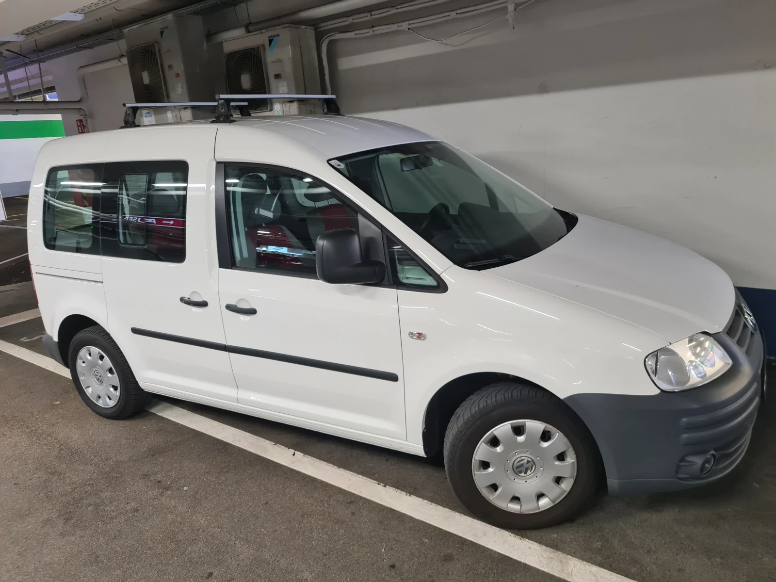 VW Caddy 2.0 ECOFUEL БЕНЗИН МЕТАН 120000км , снимка 5 - Автомобили и джипове - 54396190