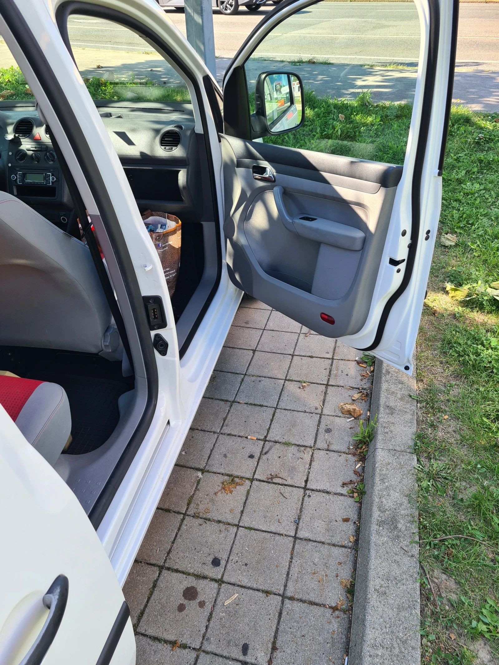 VW Caddy 2.0 ECOFUEL БЕНЗИН МЕТАН 120000км , снимка 9 - Автомобили и джипове - 54396190
