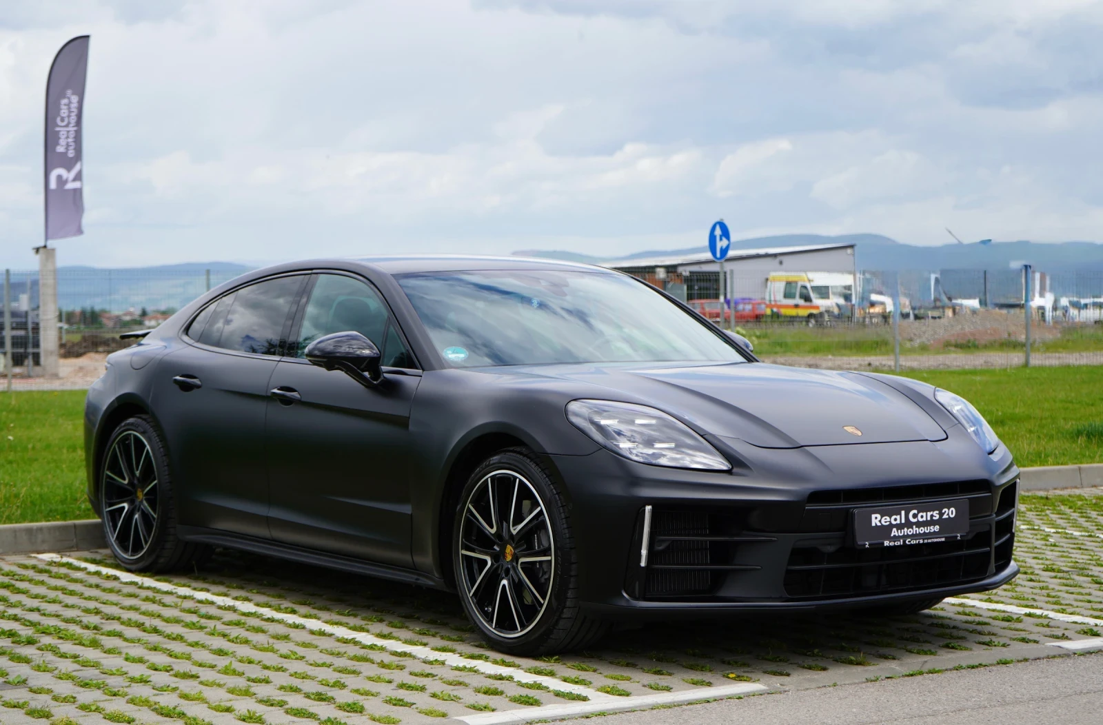 Porsche Panamera 4* 3.0 V6* BOSE* HEAD UP* 360CAM* 21* Air, снимка 3 - Автомобили и джипове - 54519988
